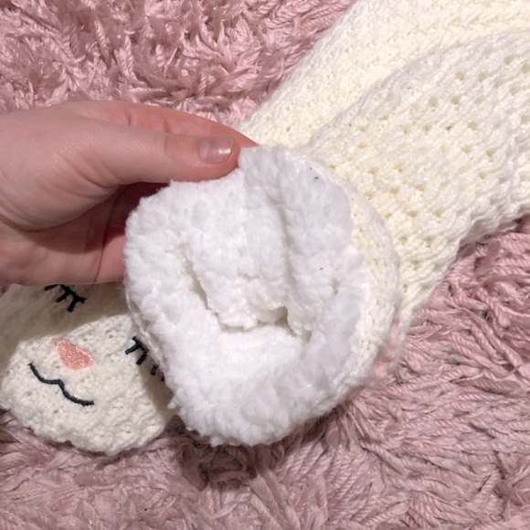 Adorable Faux Fur Lined Bunny Slipper Socks - Picture 5 of 5
